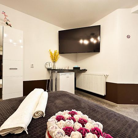 The Royal - Studio With Balcony & Panoramic View Craiova Exteriör bild
