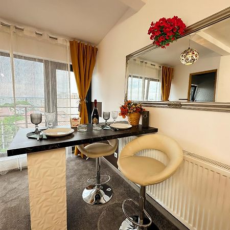 The Royal - Studio With Balcony & Panoramic View Craiova Exteriör bild