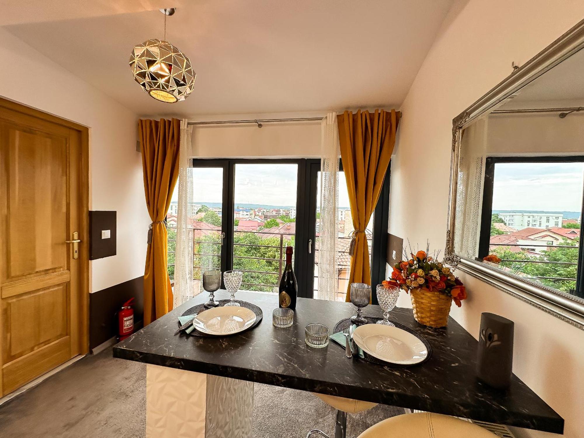 The Royal - Studio With Balcony & Panoramic View Craiova Exteriör bild
