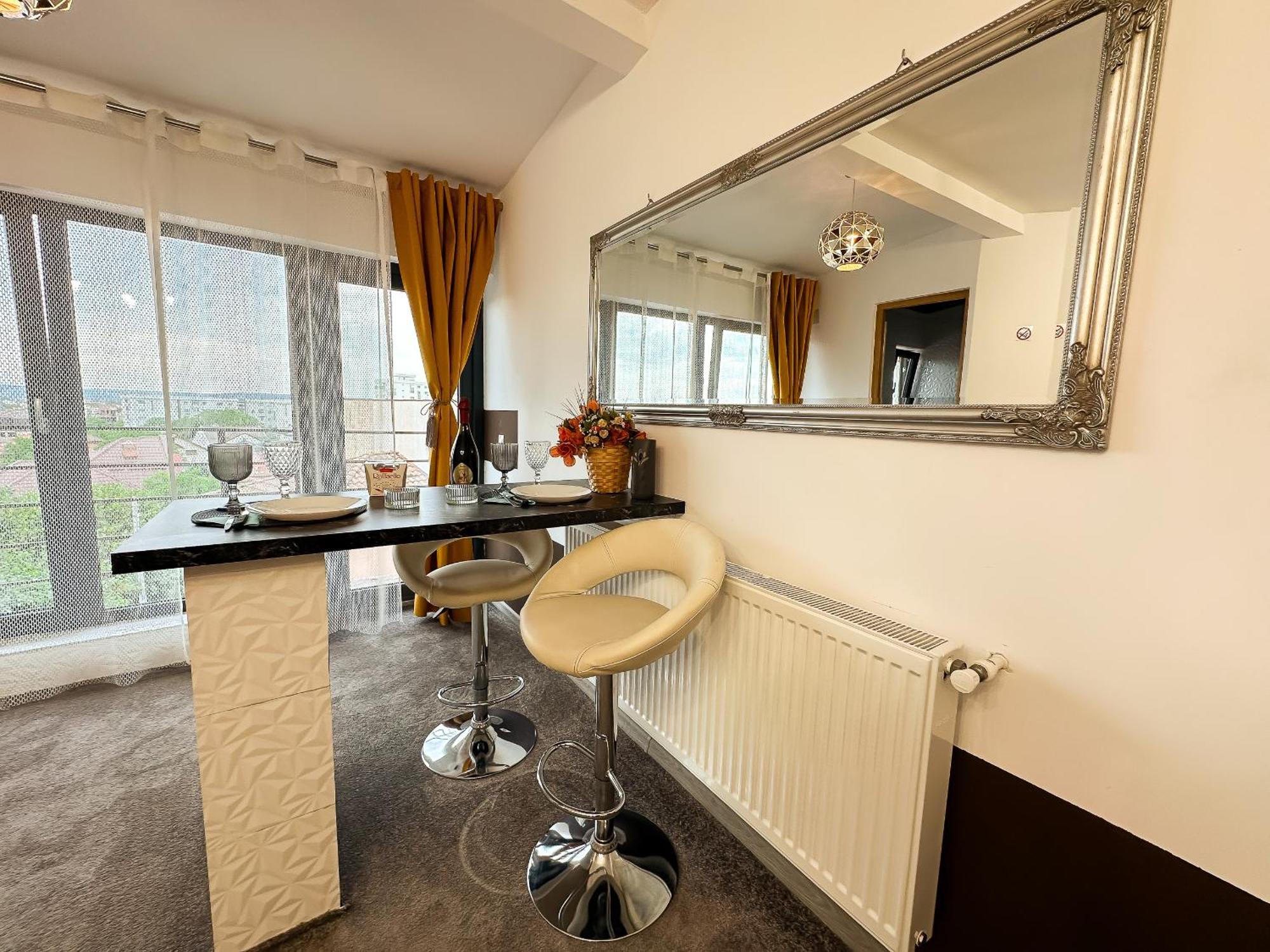 The Royal - Studio With Balcony & Panoramic View Craiova Exteriör bild