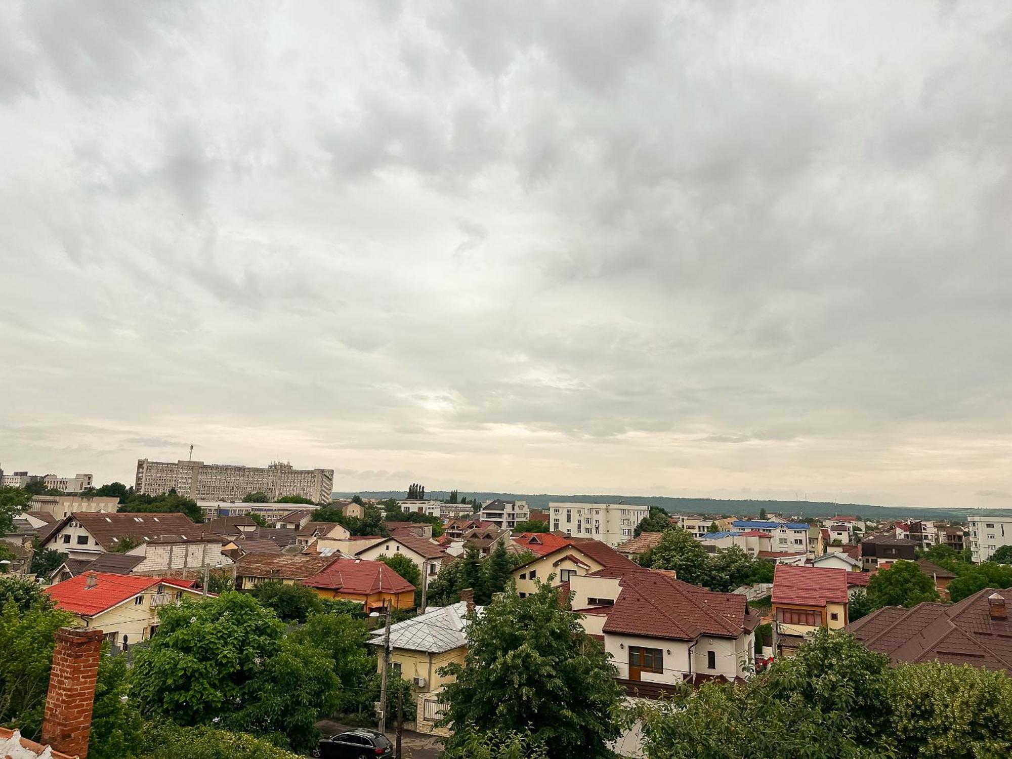 The Royal - Studio With Balcony & Panoramic View Craiova Exteriör bild
